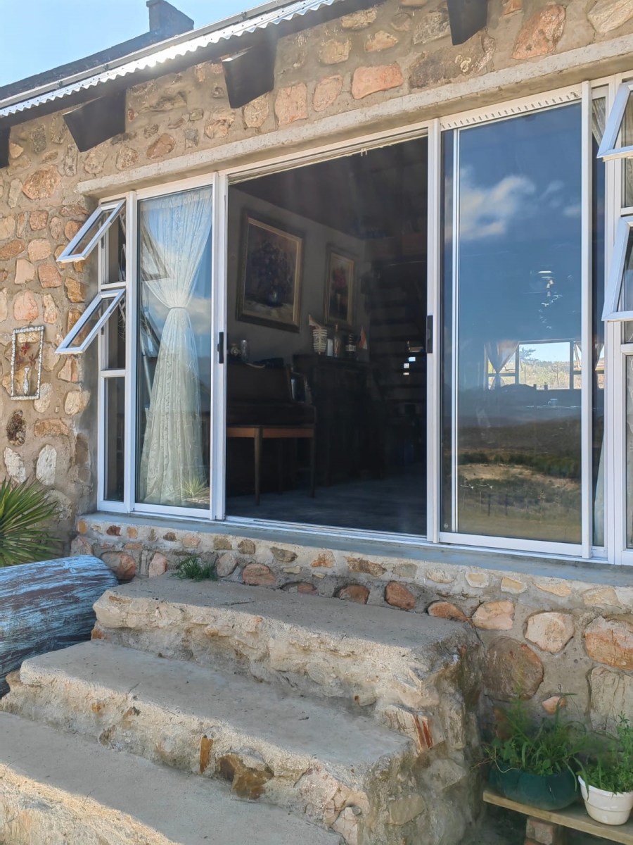 5 Bedroom Property for Sale in Uniondale Western Cape